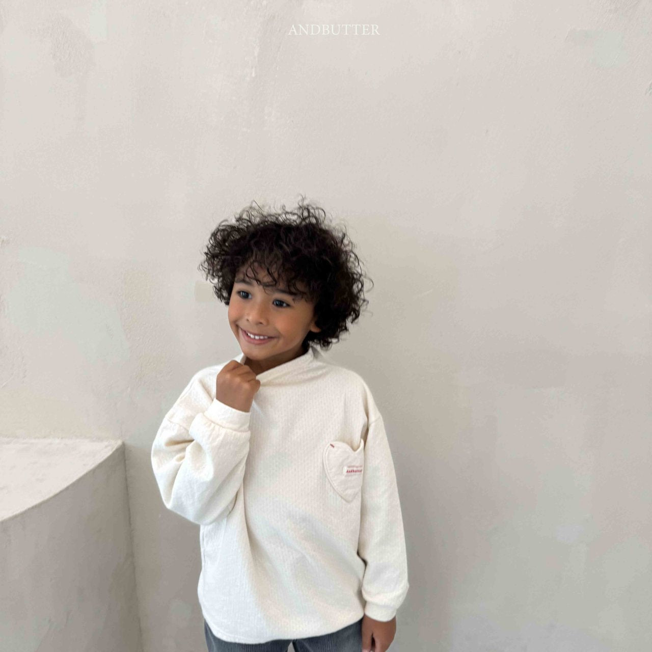 《予約》Eyelet Herat Turtleneck / andbutter