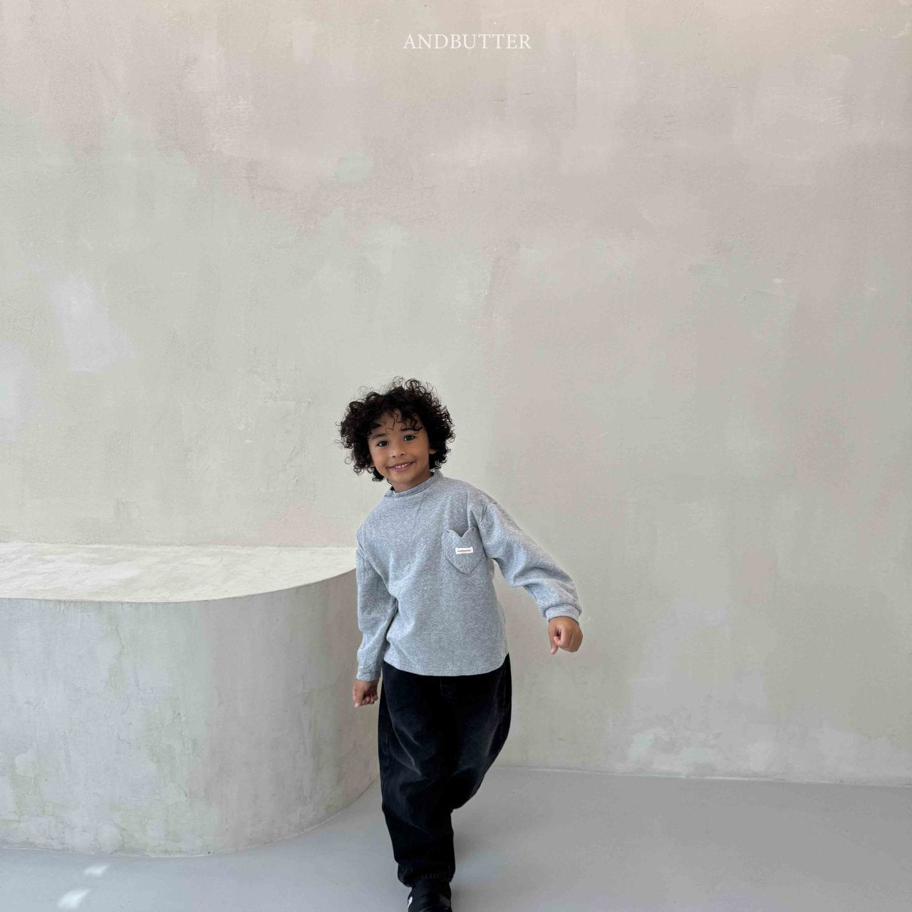 《予約》Eyelet Herat Turtleneck / andbutter