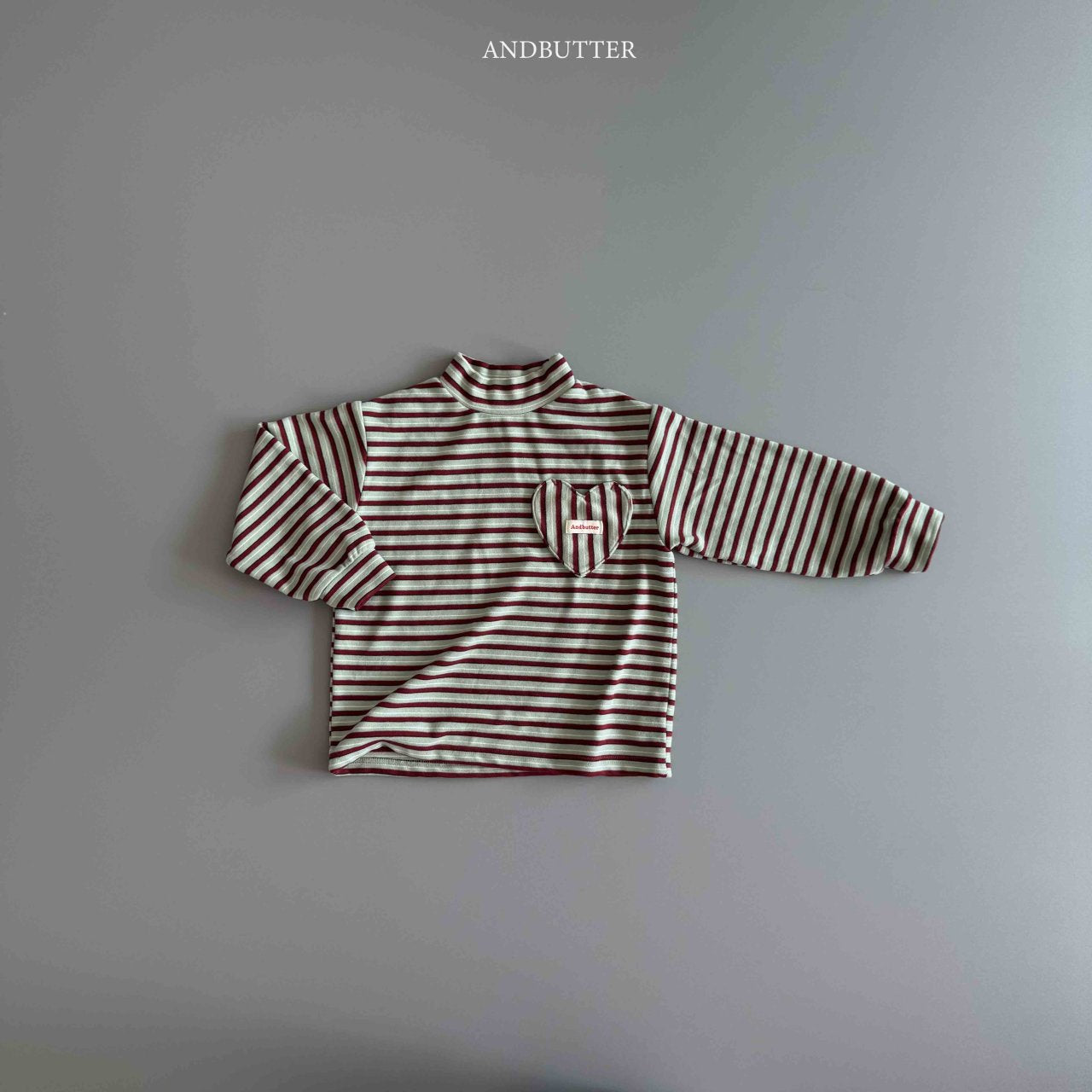 《予約》Heart Pocket Turtleneck / andbutter