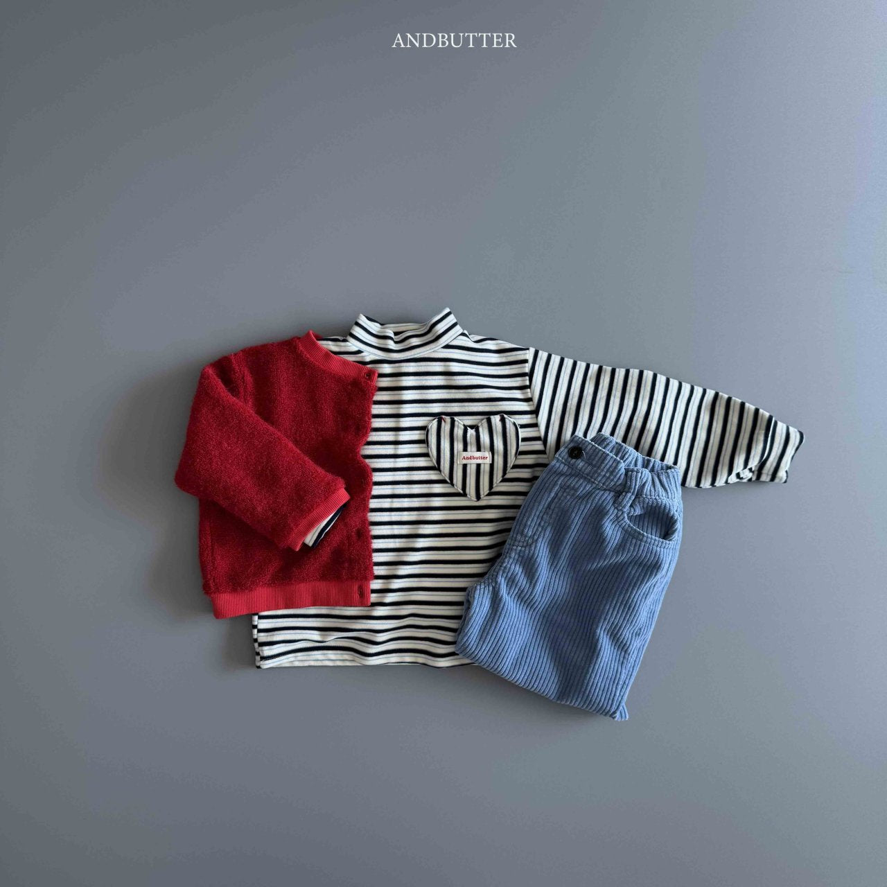 《予約》Heart Pocket Turtleneck / andbutter