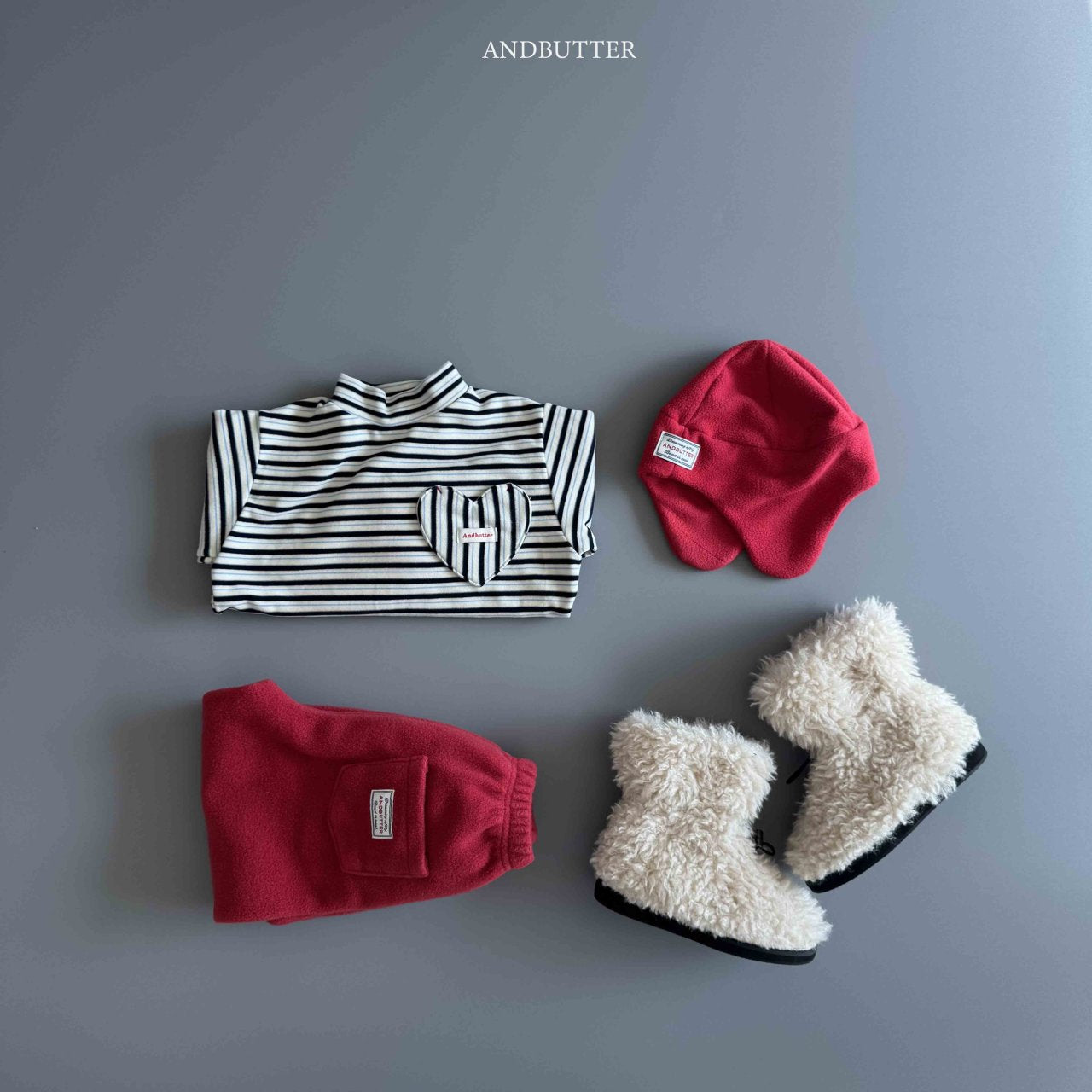 《予約》Heart Pocket Turtleneck / andbutter