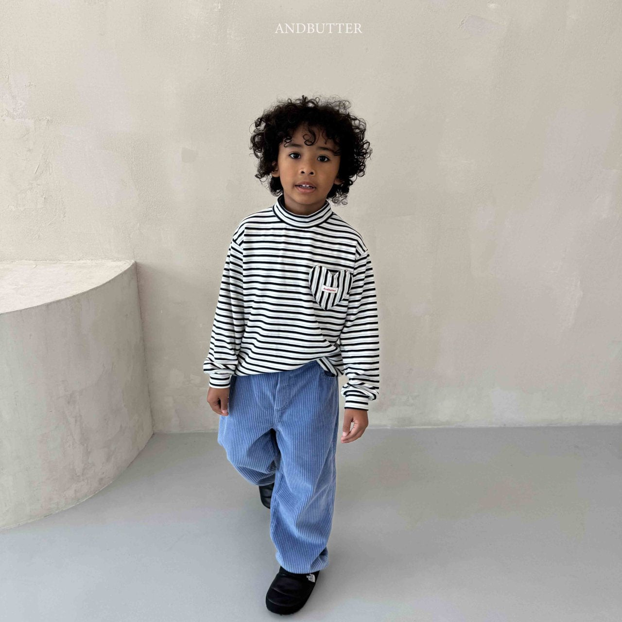 《予約》Heart Pocket Turtleneck / andbutter