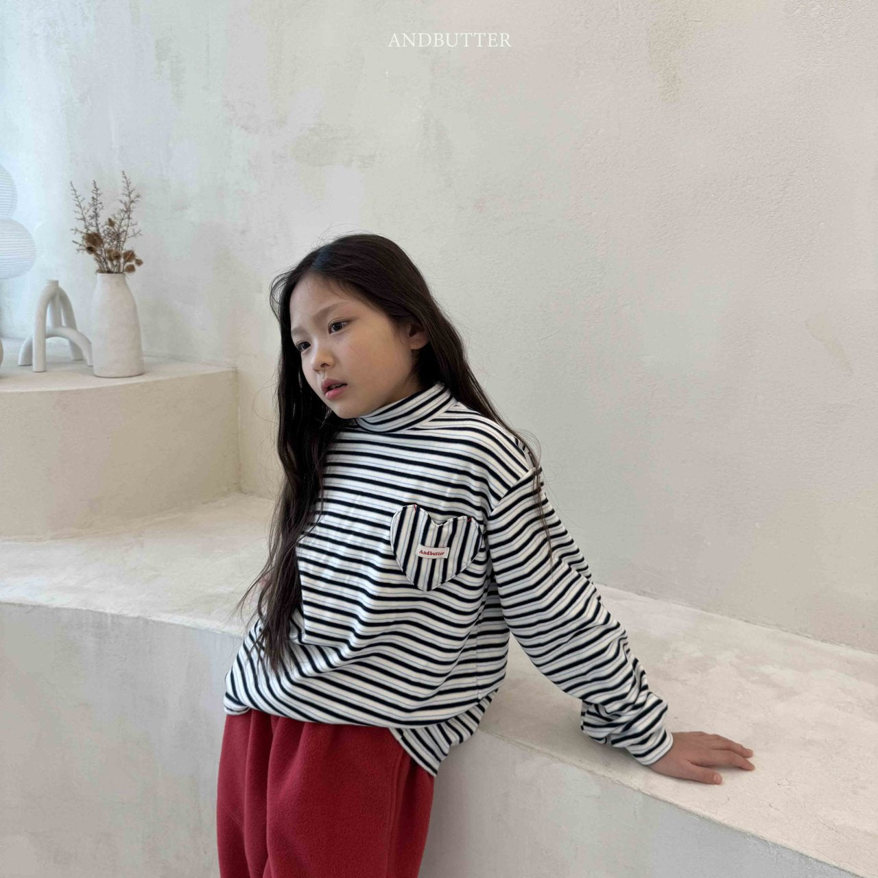 《予約》Heart Pocket Turtleneck / andbutter