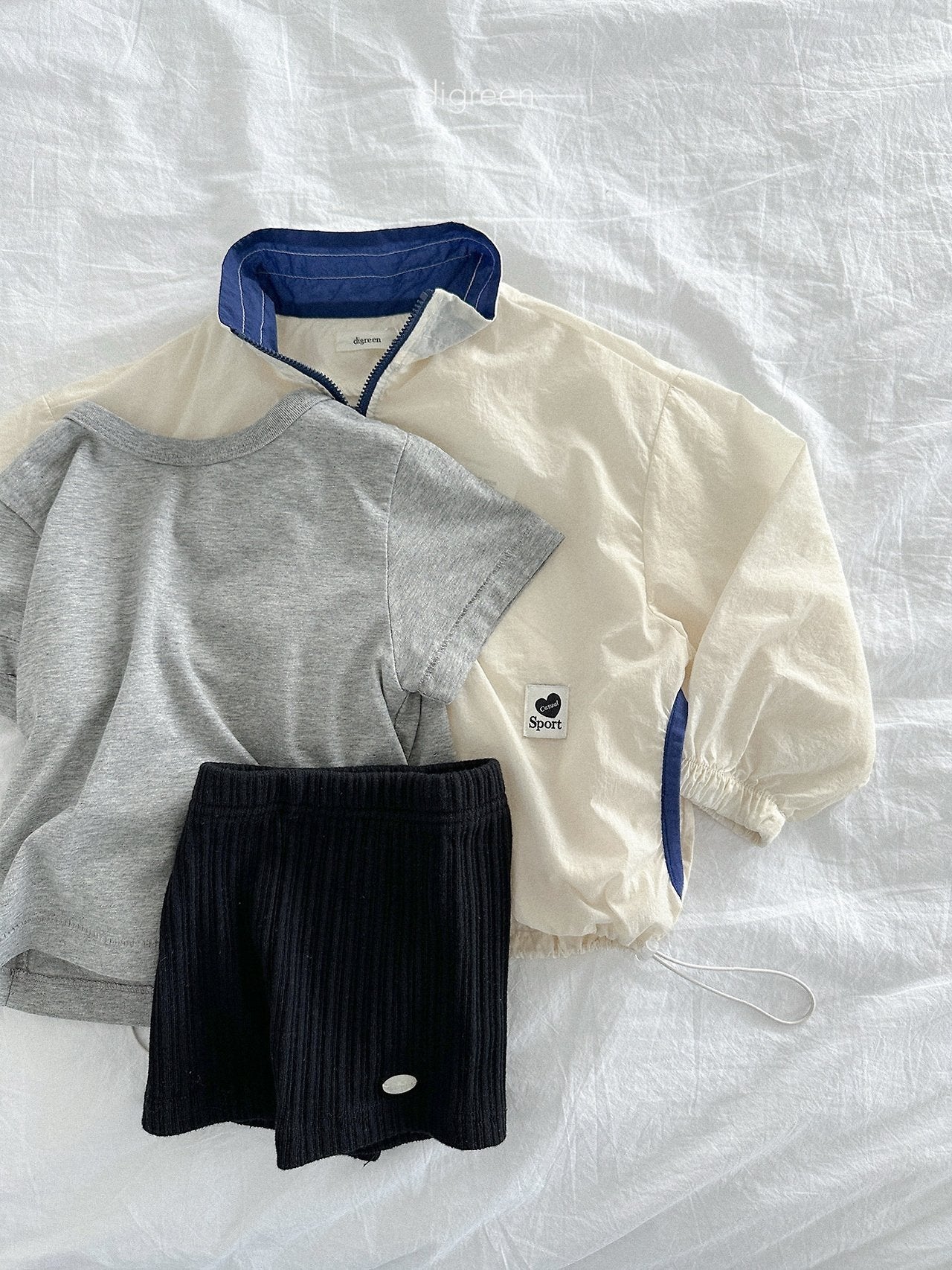 《予約》Vivid Tee / digreen