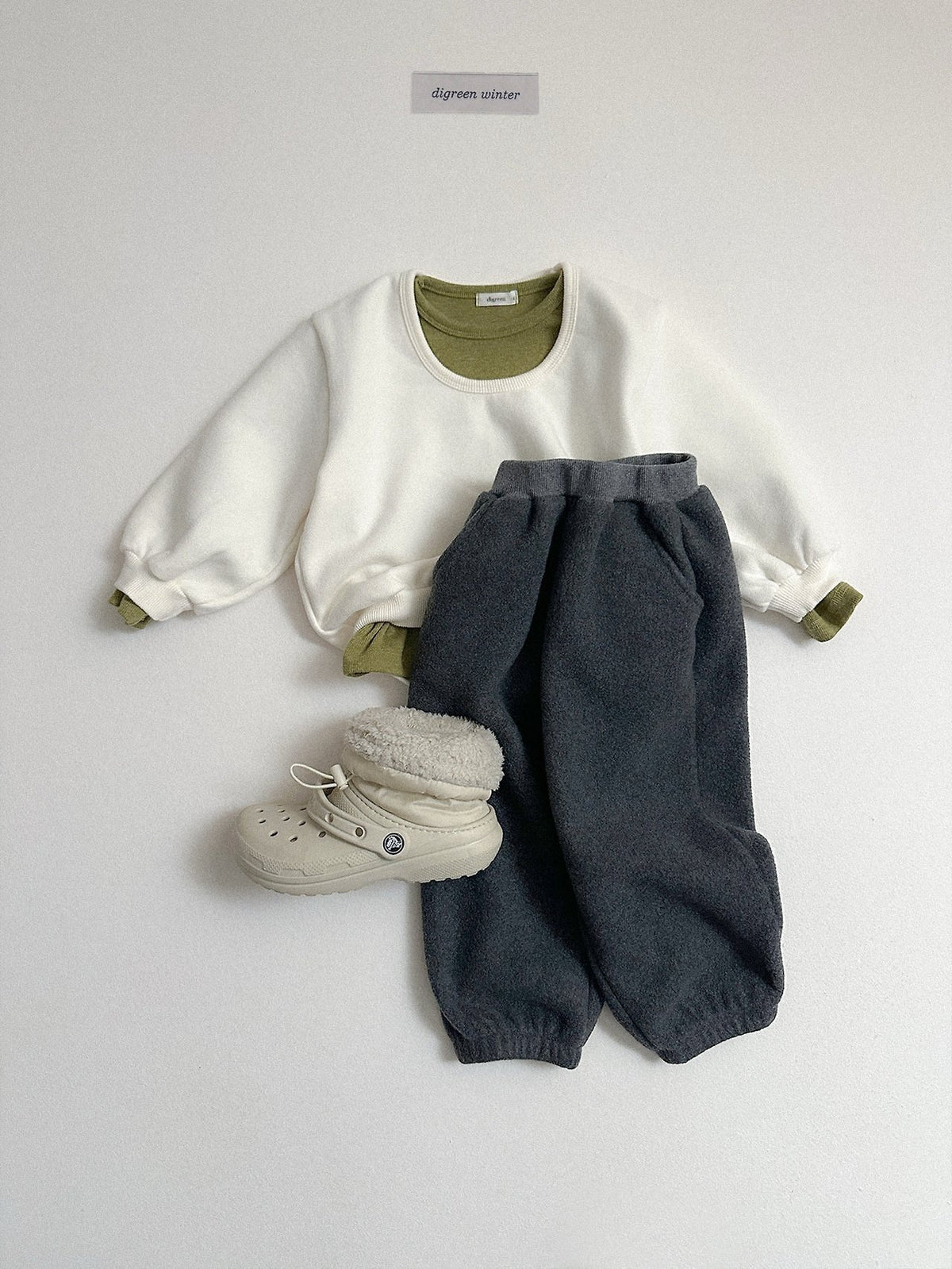 《予約》Deep U-Neck Sweat / digreen