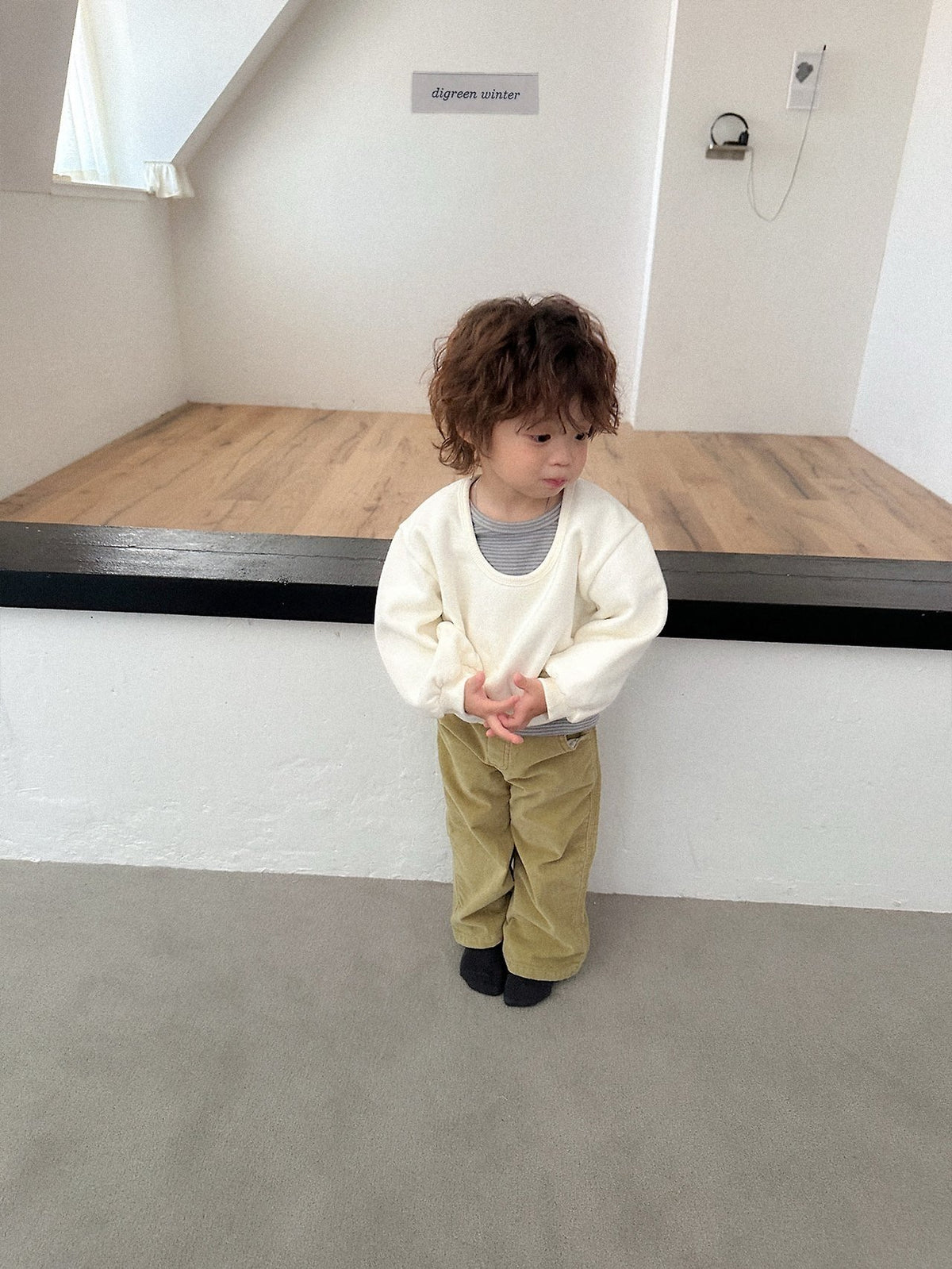《予約》Deep U-Neck Sweat / digreen