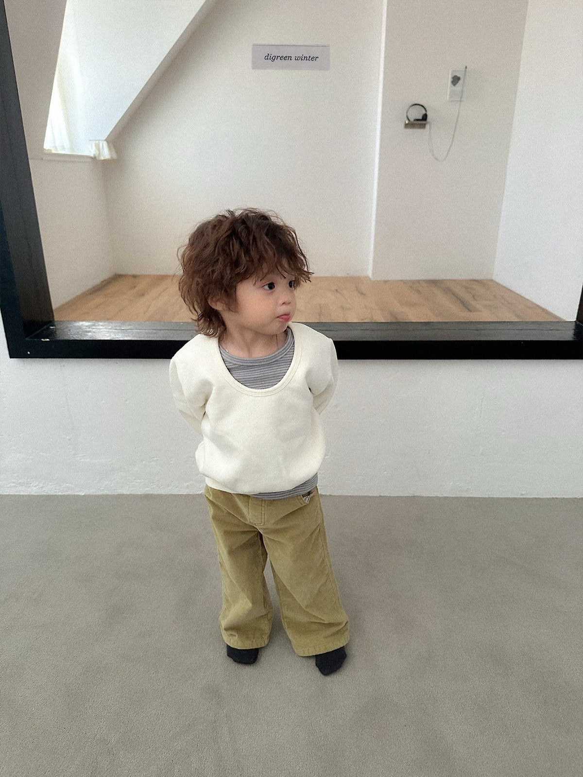 《予約》Deep U-Neck Sweat / digreen