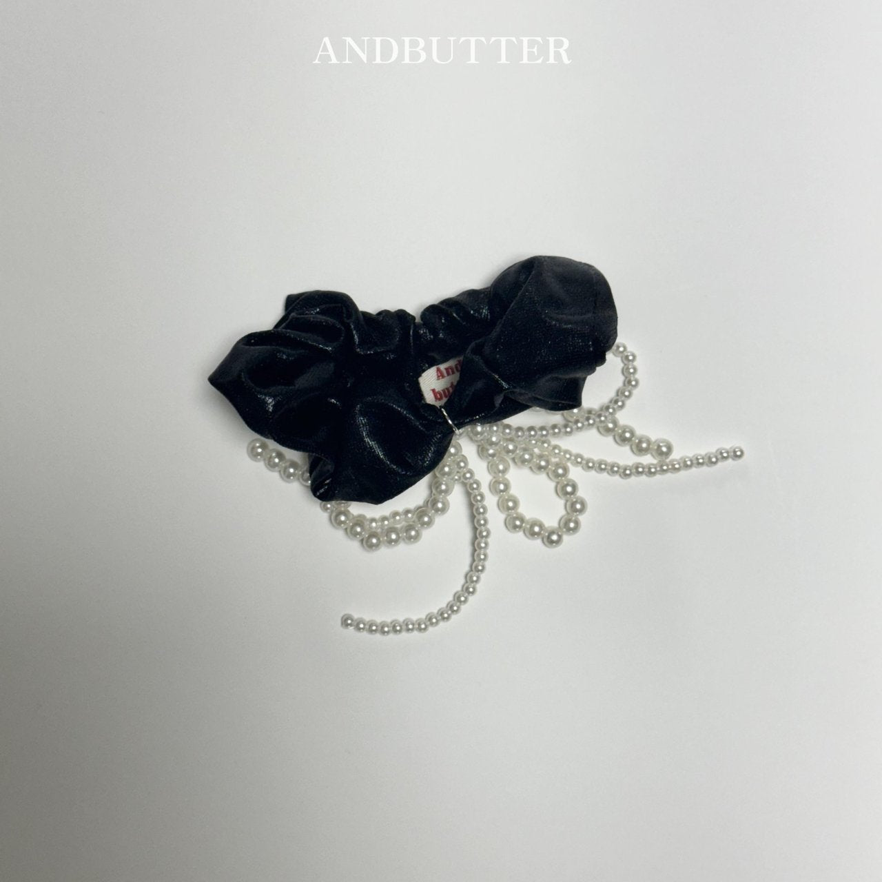 《予約》Metal Pearl Scrunchies / andbutter