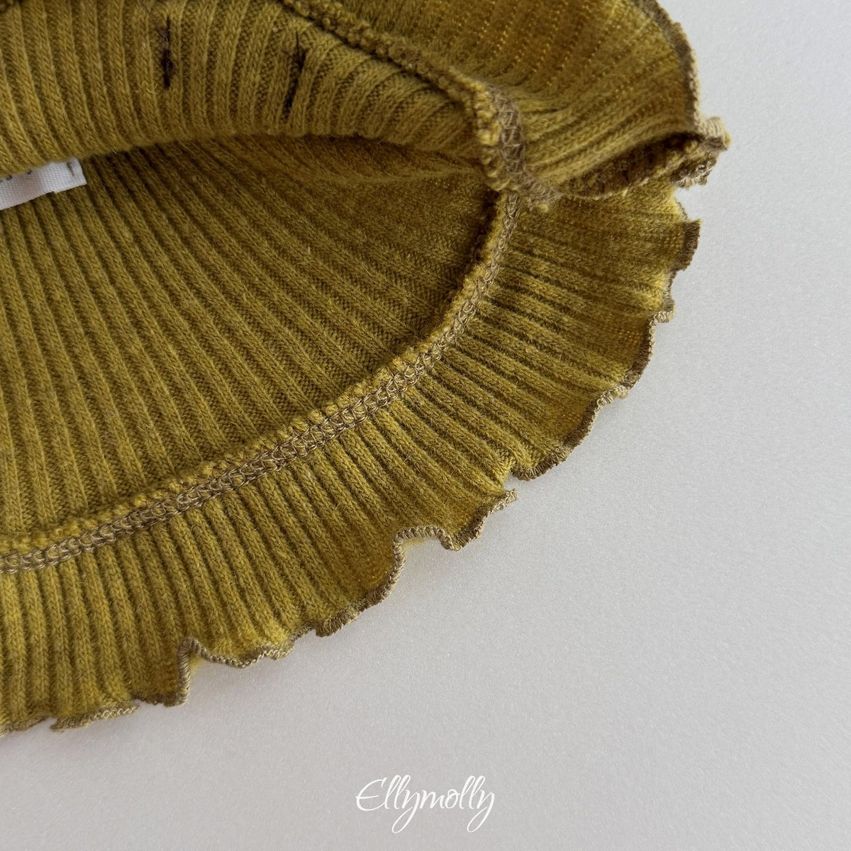 《予約》Wool Ribbed Halter Top / ELLY MOLLY
