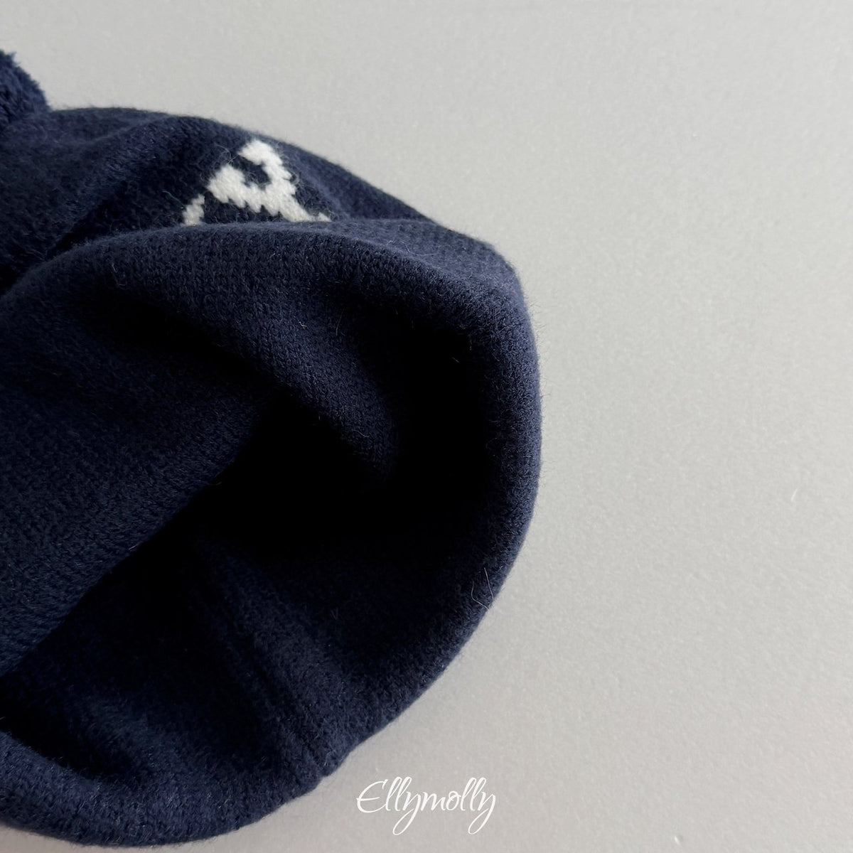 《予約》Husky Pom Pom Beanie / ELLY MOLLY