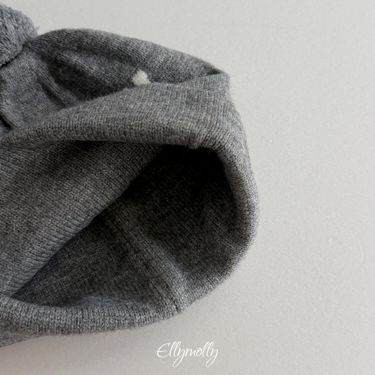《予約》Husky Pom Pom Beanie / ELLY MOLLY