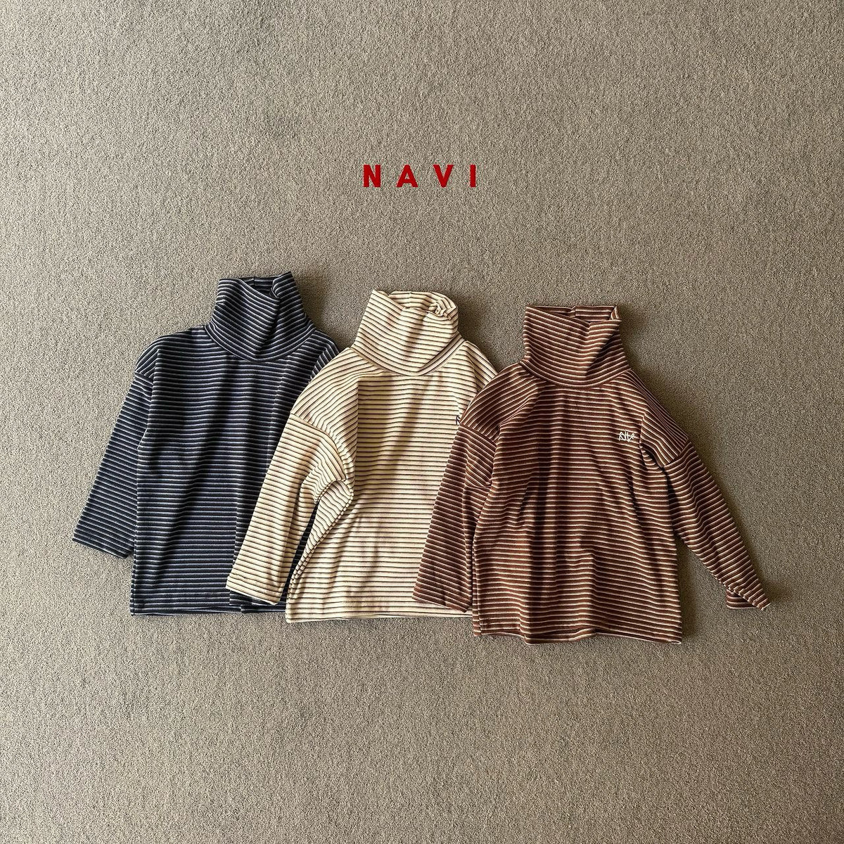 《予約》Ribbon Stripe Turtleneck Tee / NAVI