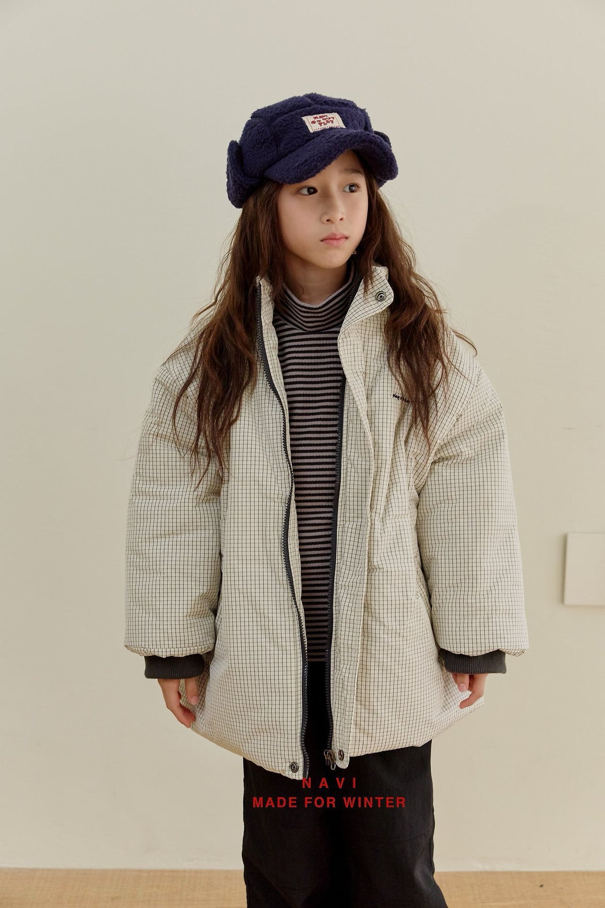 《予約》Snug Stripe Mock Neck Tee / NAVI