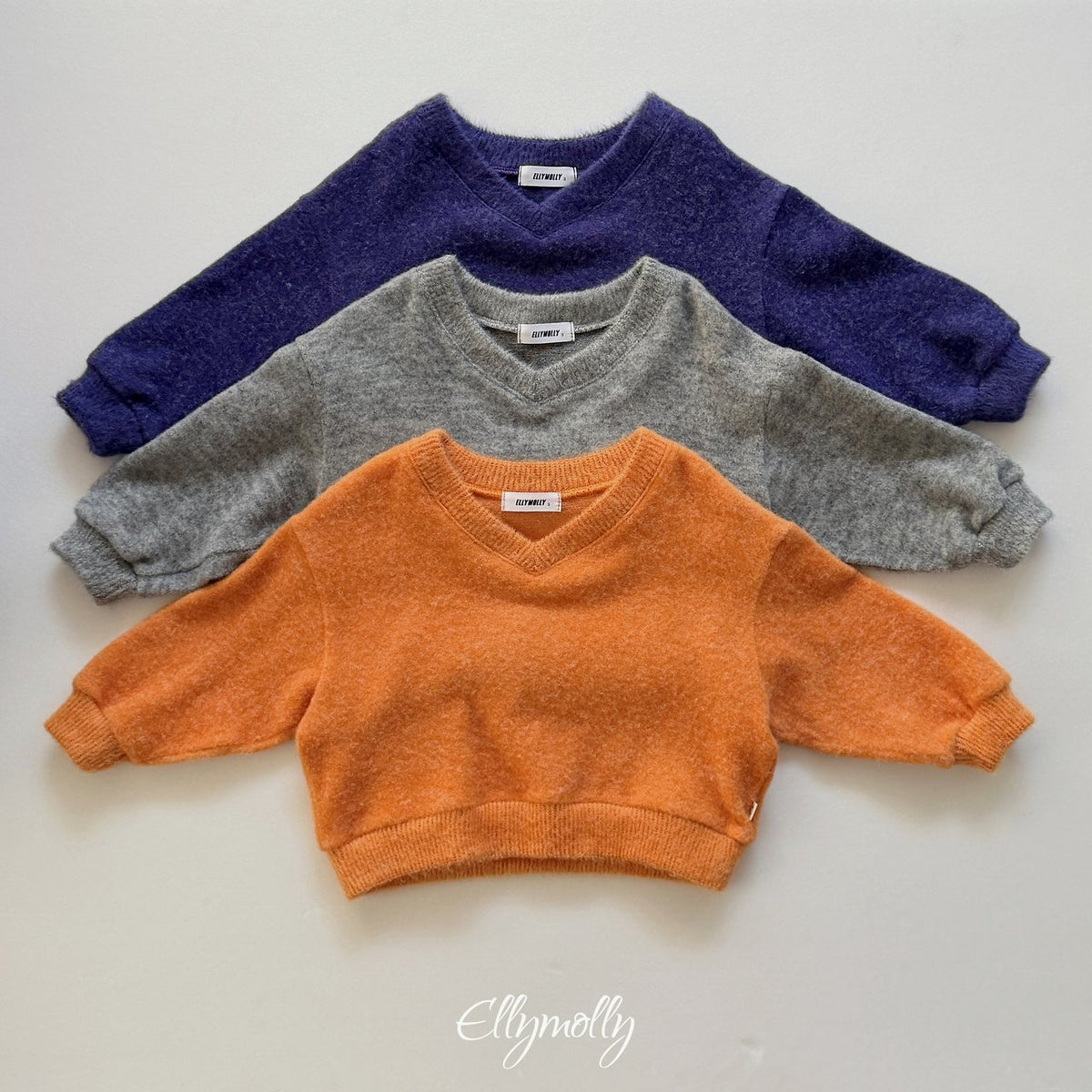 《予約》Chicago Brushed V-Neck / ELLY MOLLY