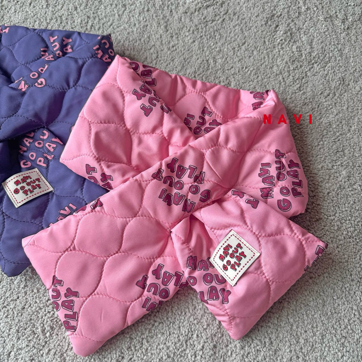 《予約》Rosie Quilted Muffler / NAVI