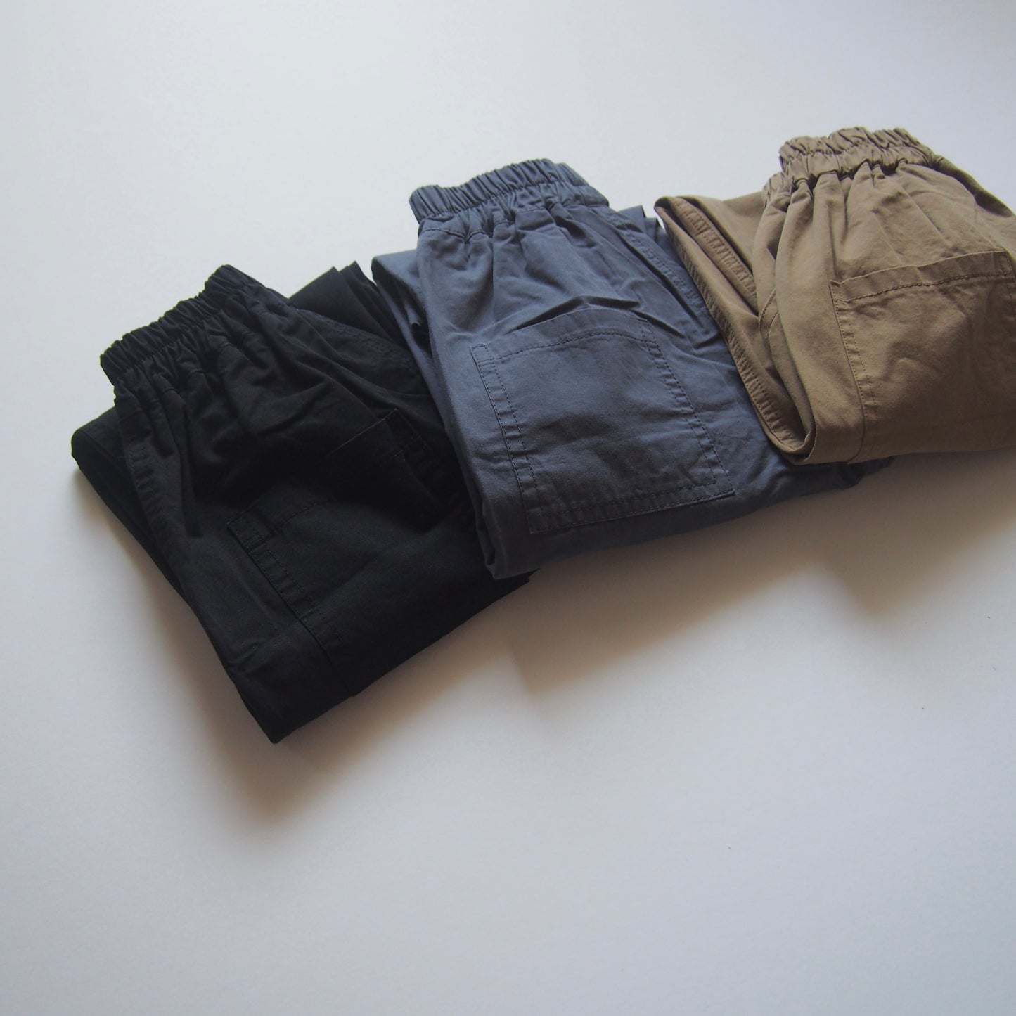 《beige 90 size》 Easy tuck pants