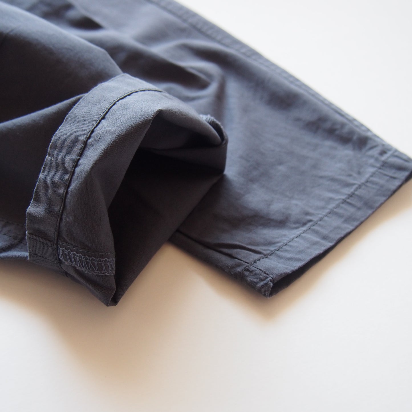 《beige 90 size》 Easy tuck pants